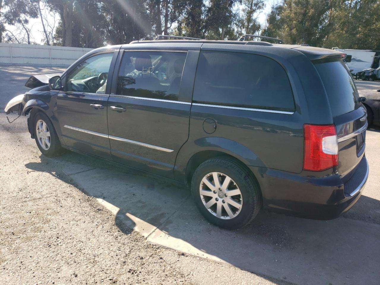 2013 Chrysler Town & Country Touring - Image 2