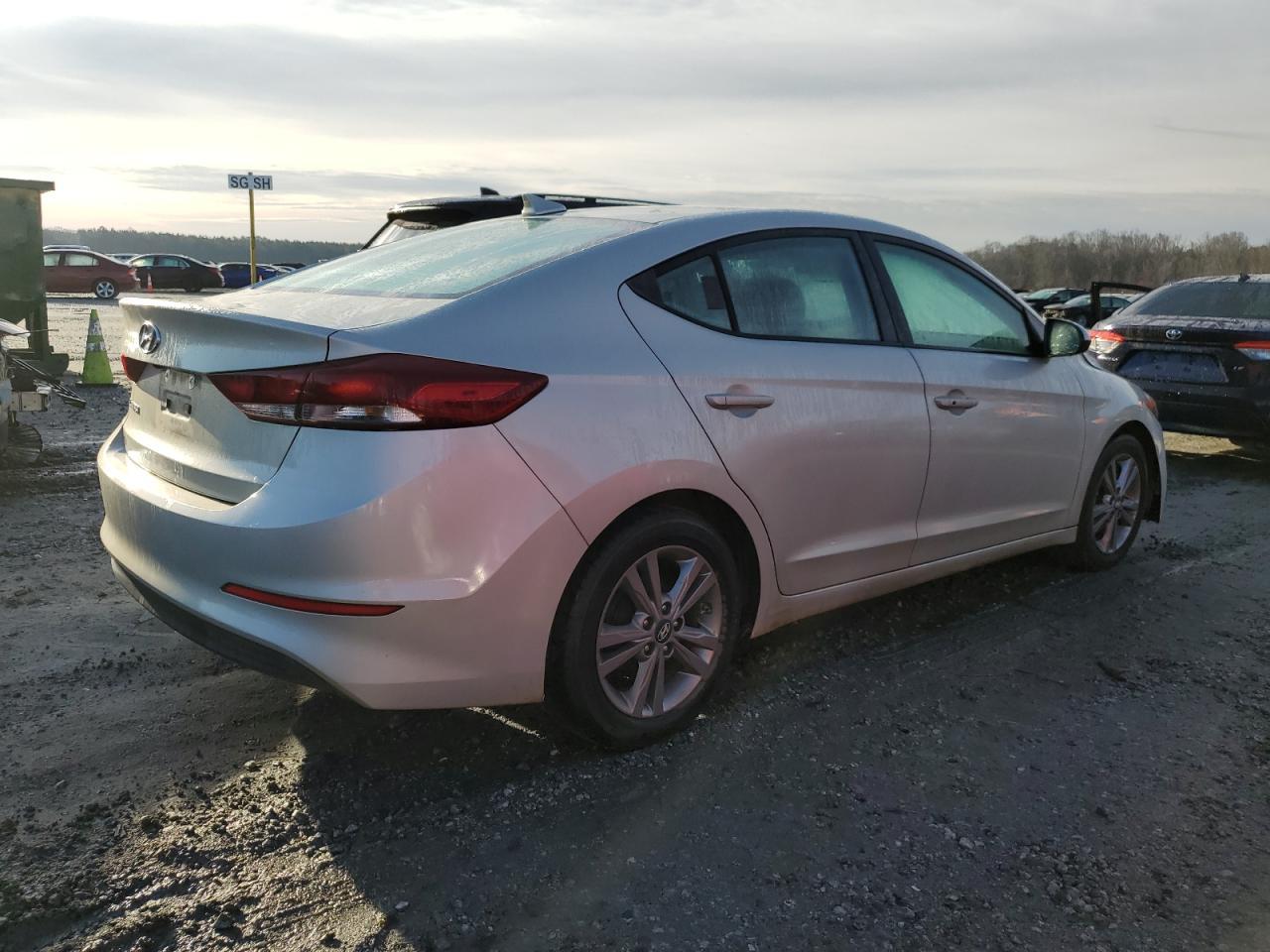 2017 HYUNDAI ELANTRA SE - Image 3