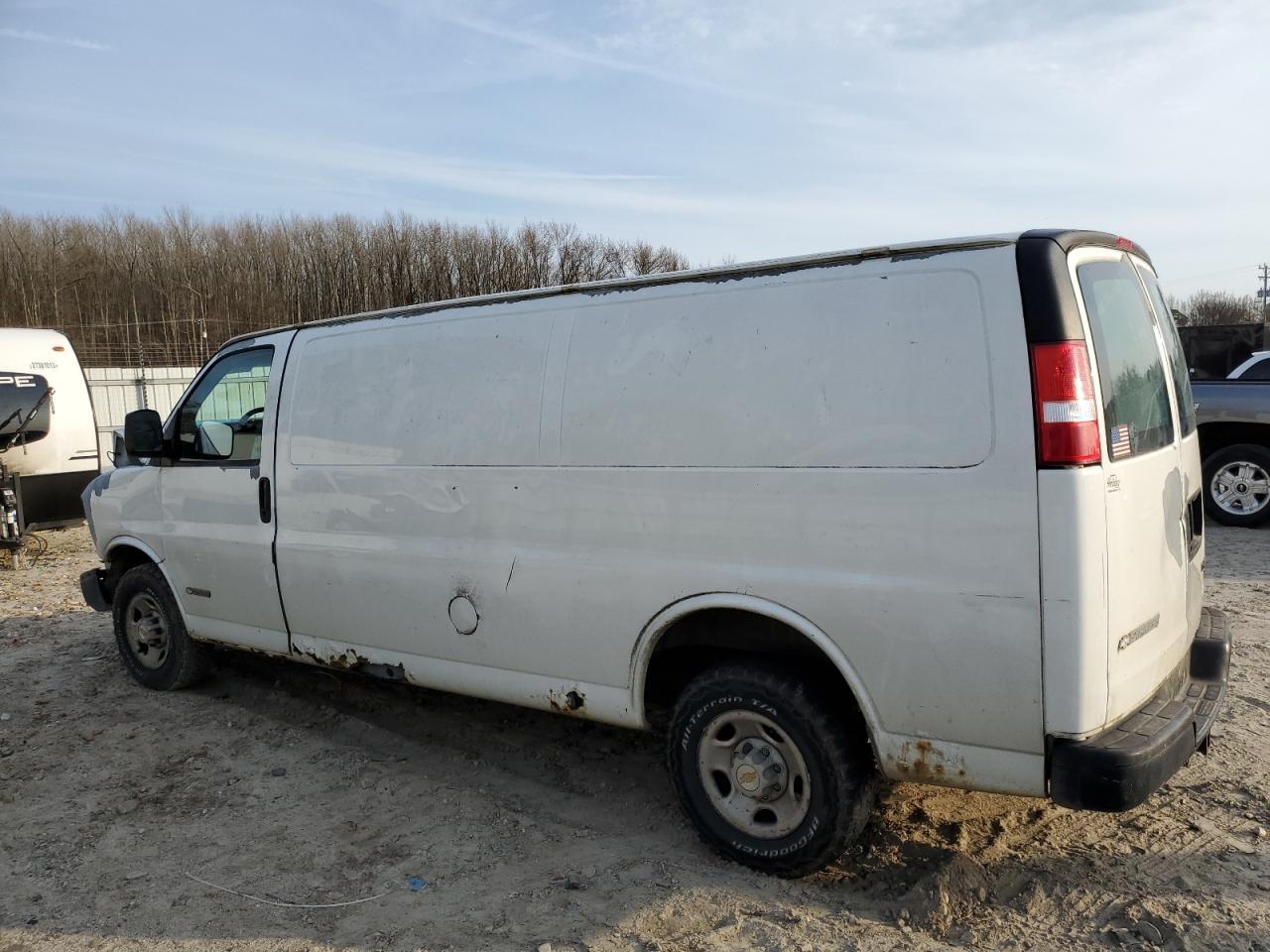 2004 Chevrolet Express G2500 - Фото 2