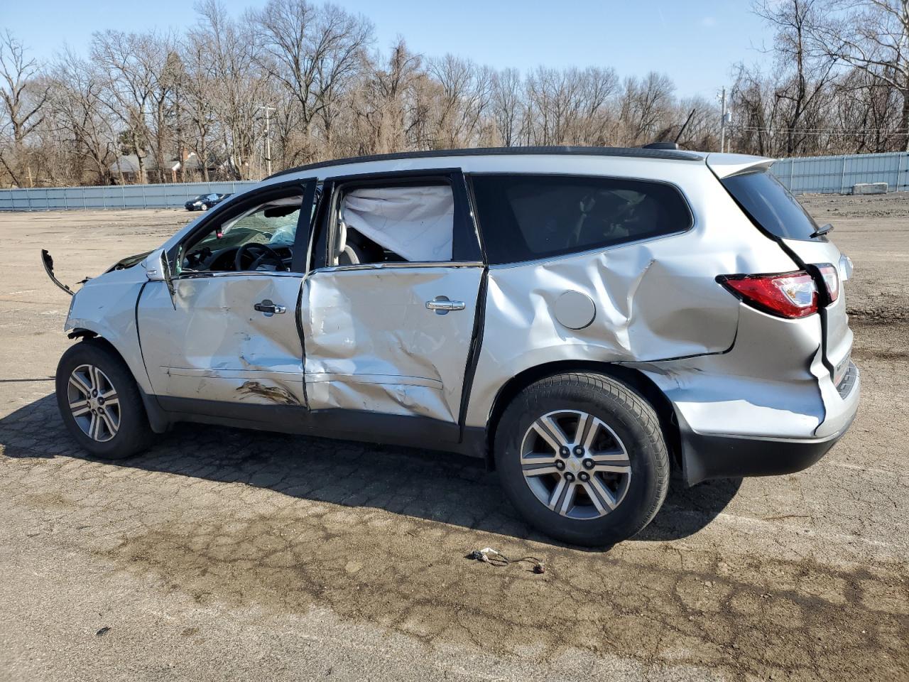 2017 Chevrolet Traverse Lt - Фото 2