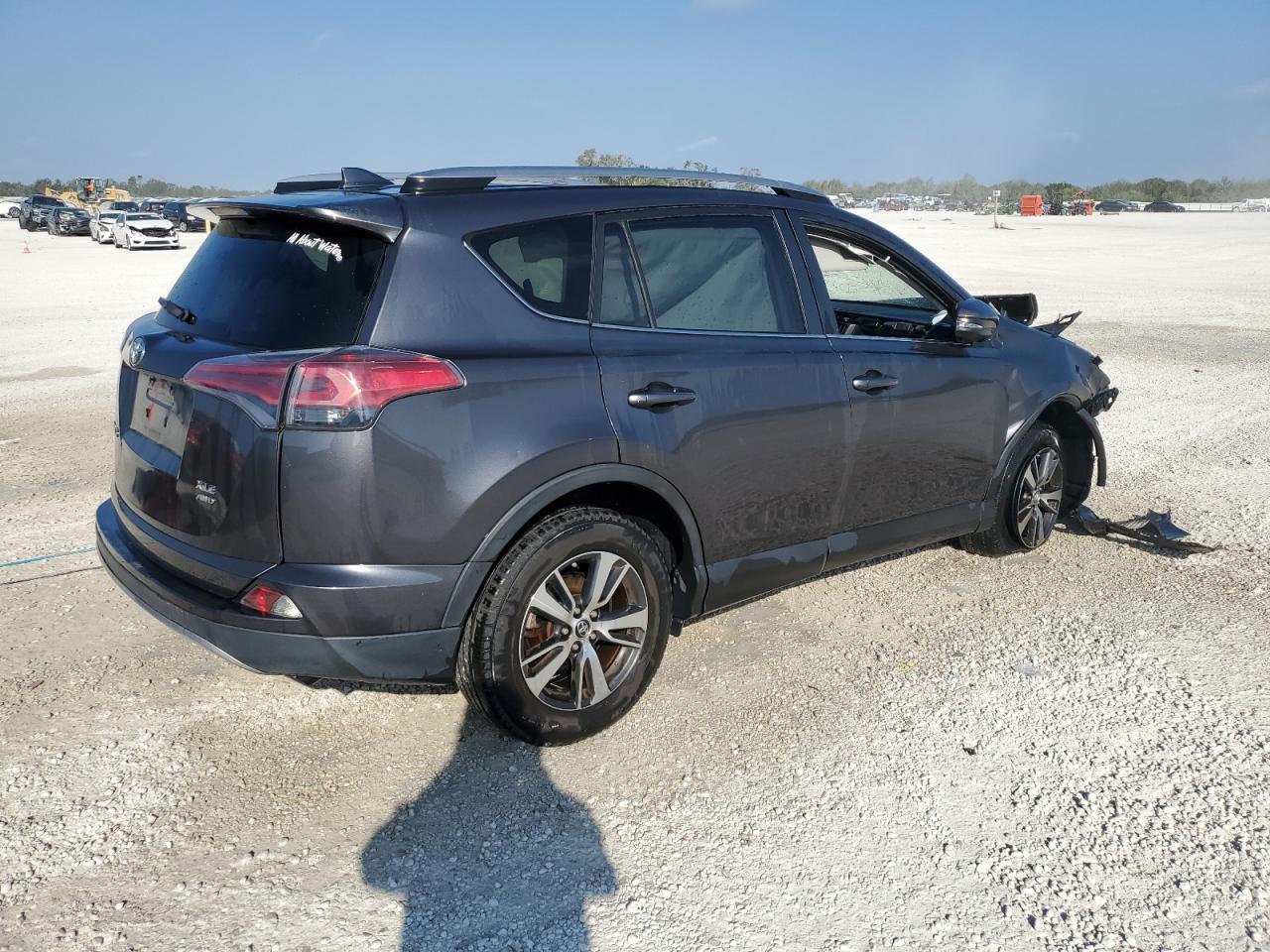 2017 TOYOTA RAV4 XLE - Image 3
