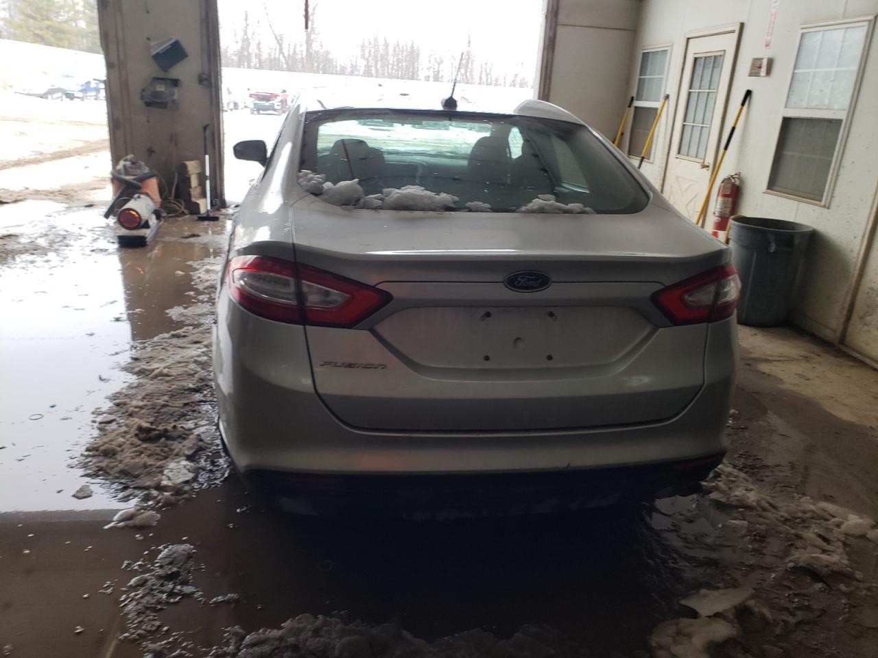 2013 Ford Fusion S - Фото 6