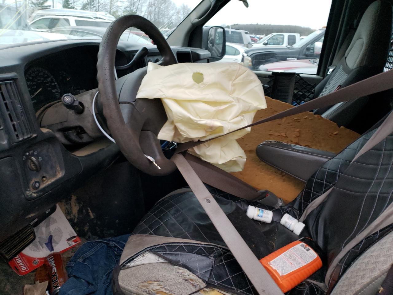 2004 Chevrolet Express G2500 - Фото 7