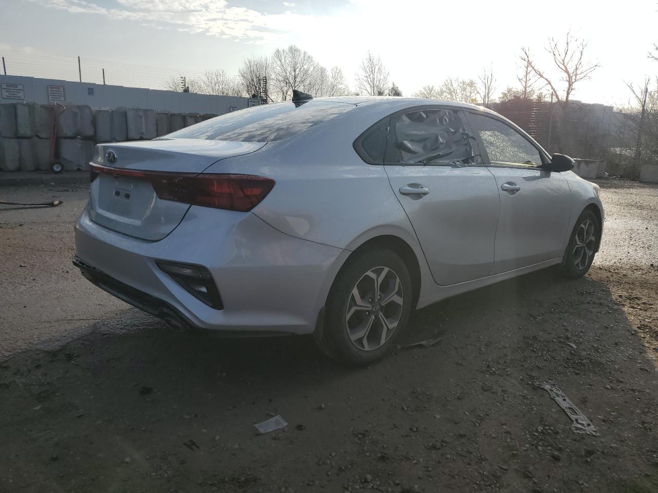 2021 Kia Forte Fe - Image 3