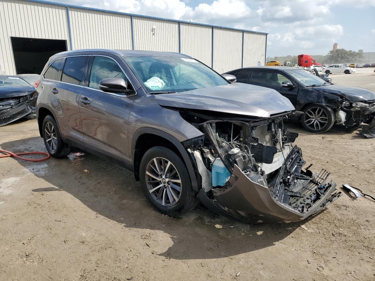 2019 TOYOTA HIGHLANDER - Фото 4