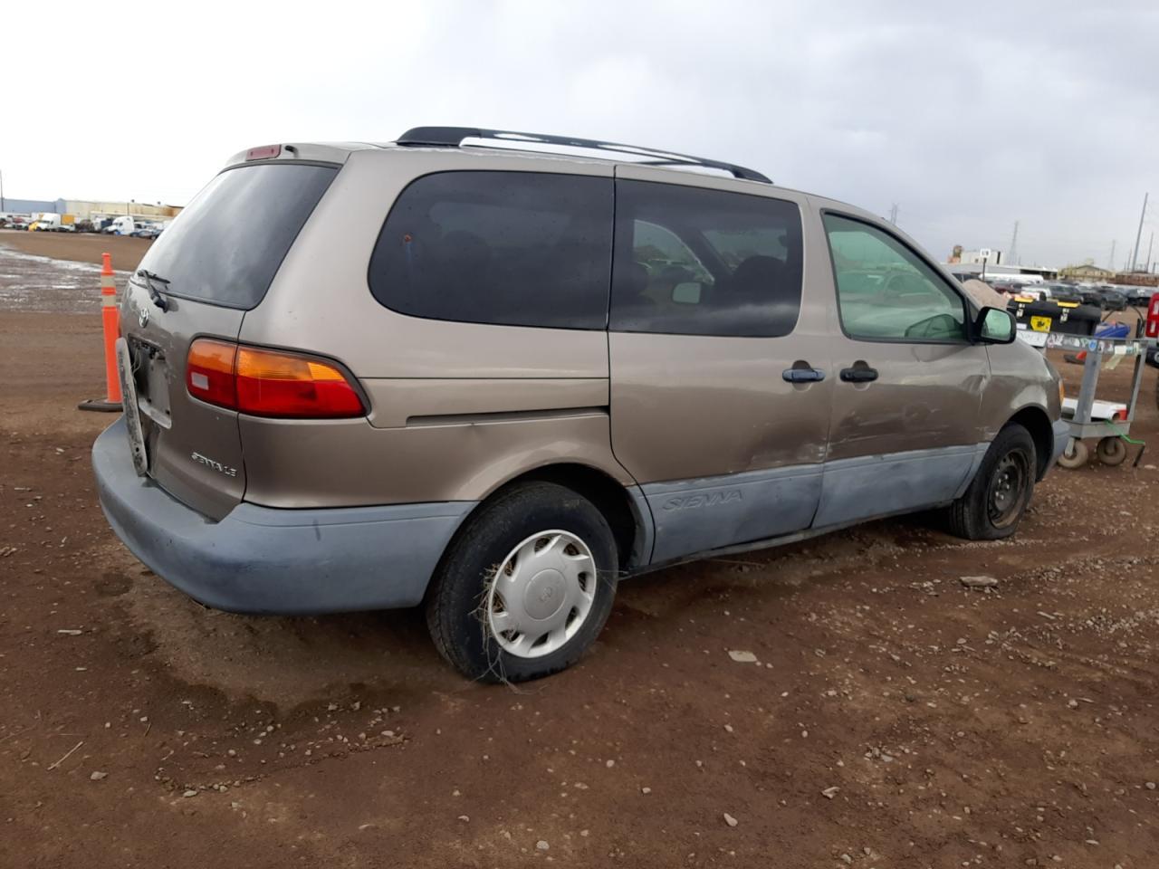 1998 Toyota Sienna Le - Фото 3