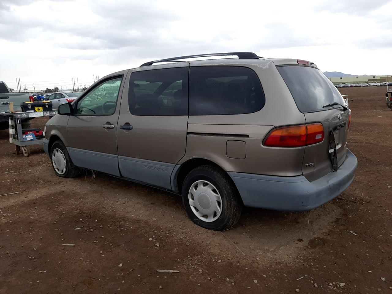 1998 Toyota Sienna Le - Фото 2