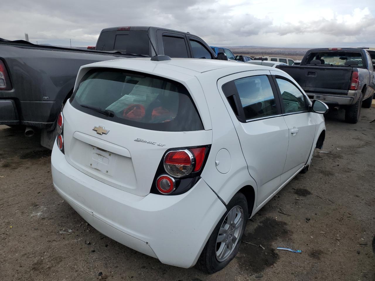 2016 Chevrolet Sonic Lt - Фото 3