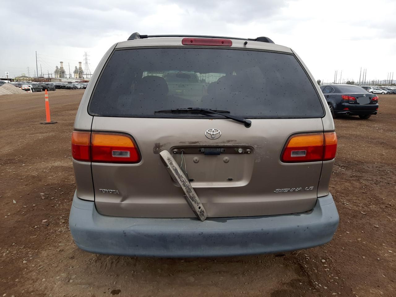 1998 Toyota Sienna Le - Фото 6