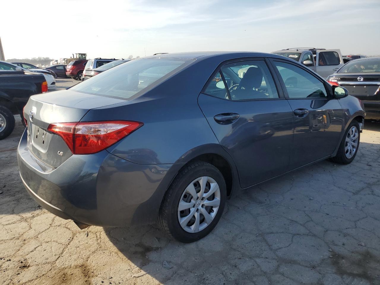 2019 TOYOTA COROLLA L - Фото 3