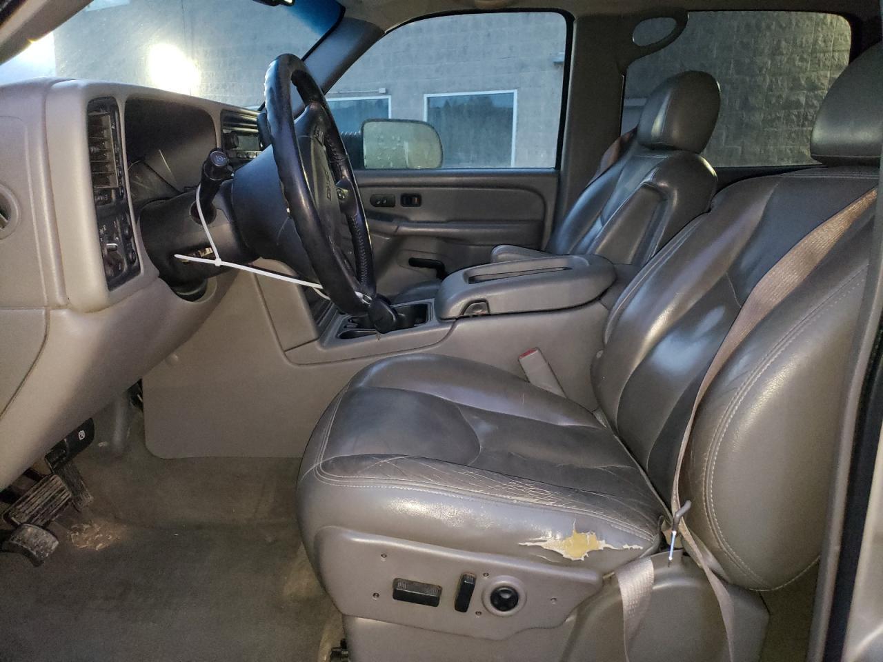 2005 GMC Sierra K2500 Heavy Duty - Image 7