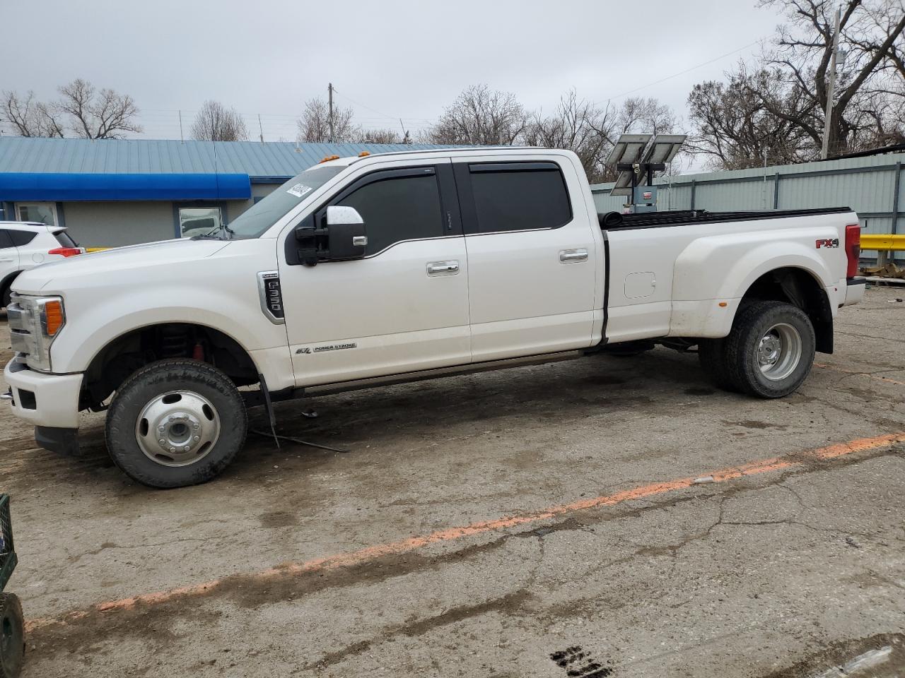 2017 FORD F350 SUPER