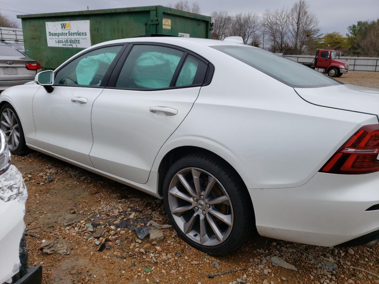 2019 Volvo S60 T5 Momentum - Фото 2