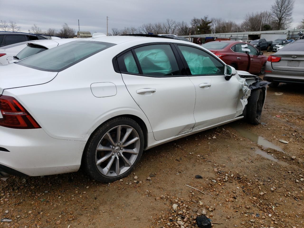 2019 Volvo S60 T5 Momentum - Фото 3