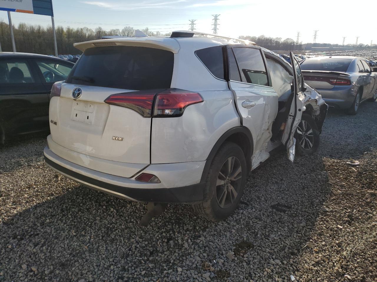 2016 TOYOTA RAV4 XLE - Фото 3