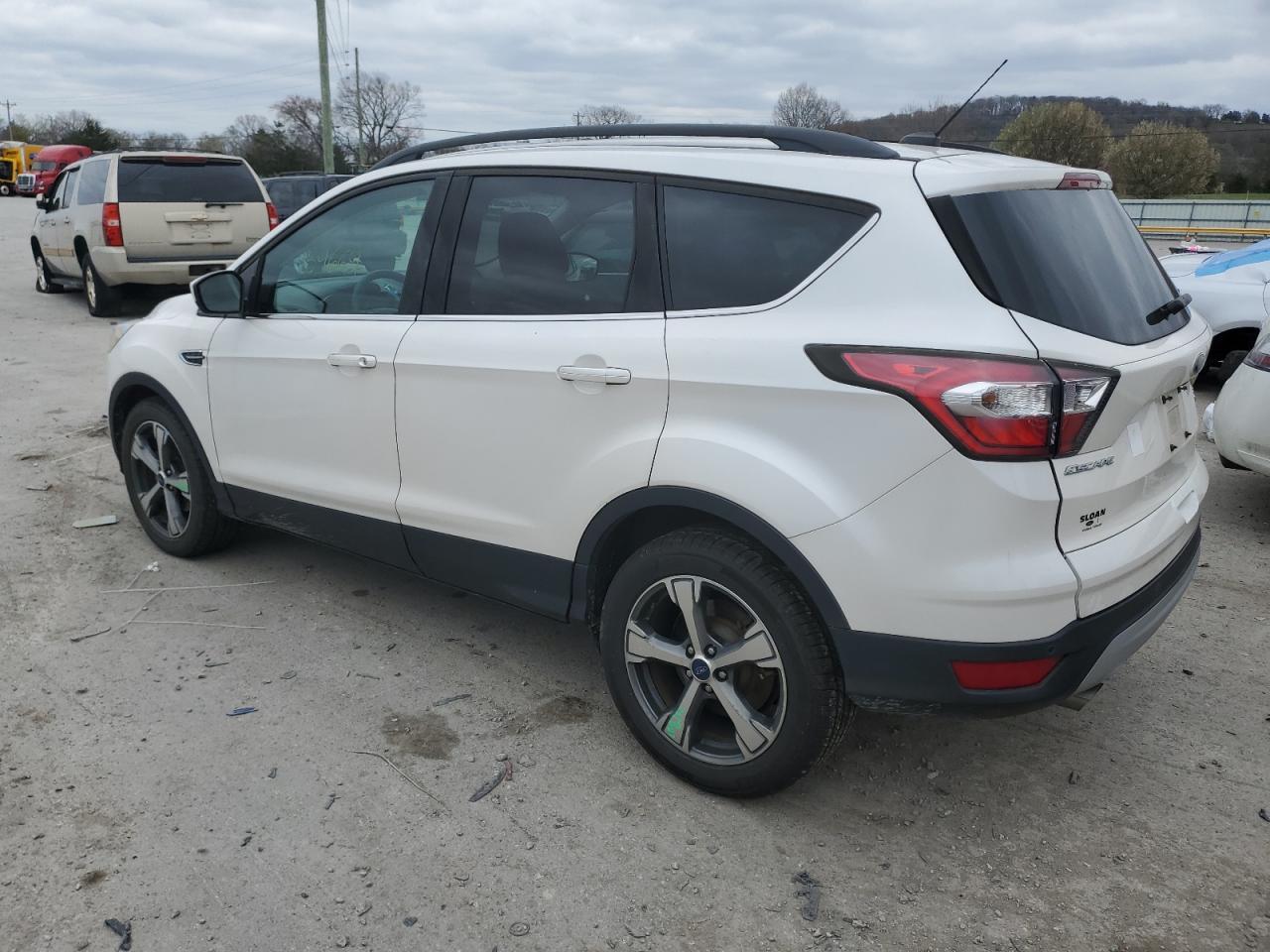 2017 FORD ESCAPE SE - Image 2