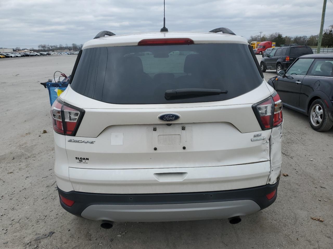 2017 FORD ESCAPE SE - Image 6