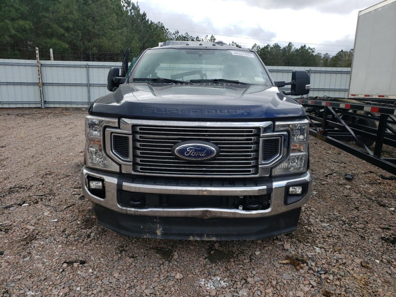 2022 Ford F350 Super Duty - Фото 5