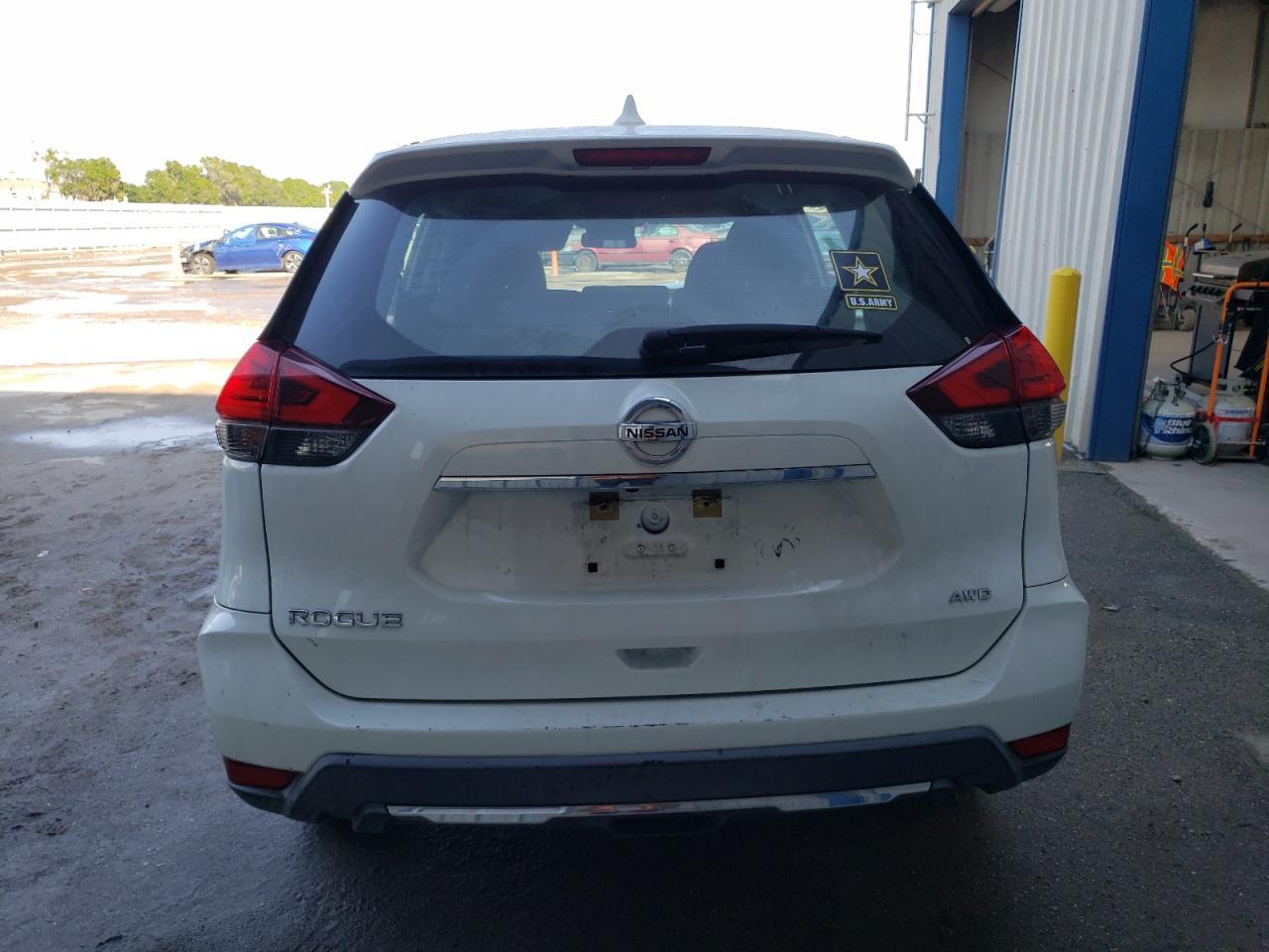 2017 Nissan Rogue S - Фото 6