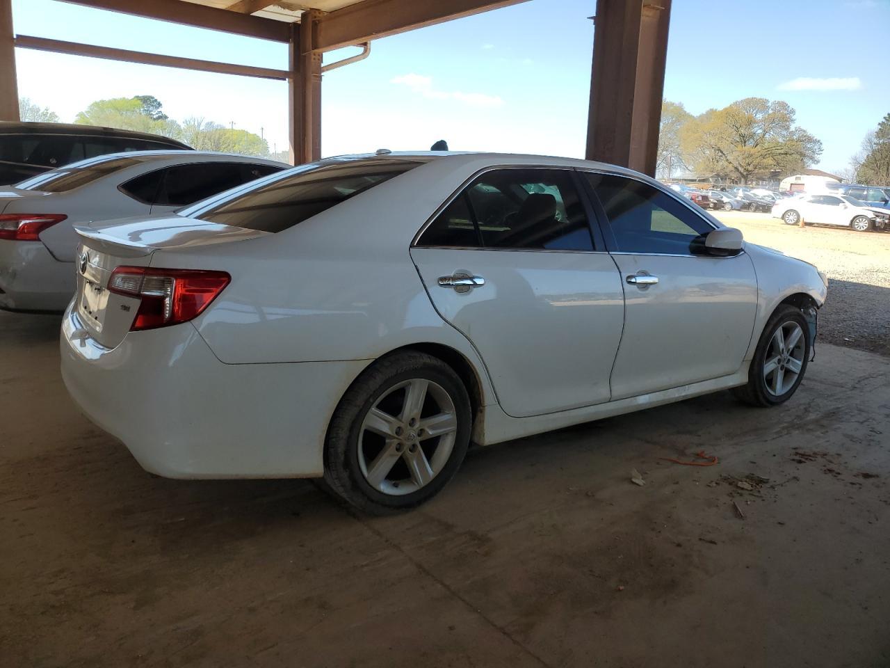 2012 Toyota Camry Base - Фото 3