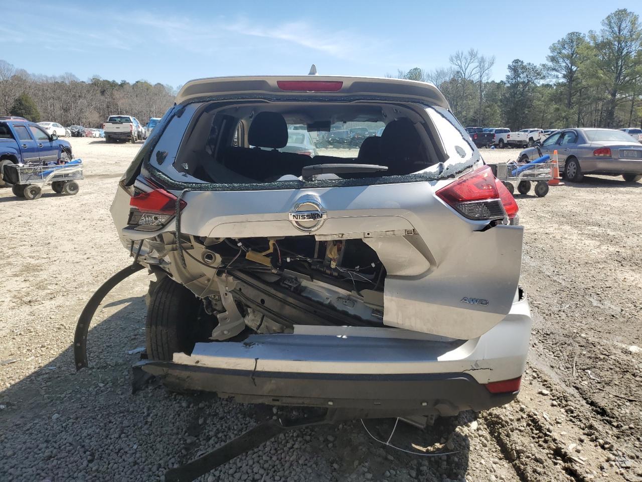 2017 NISSAN ROGUE S - Image 6
