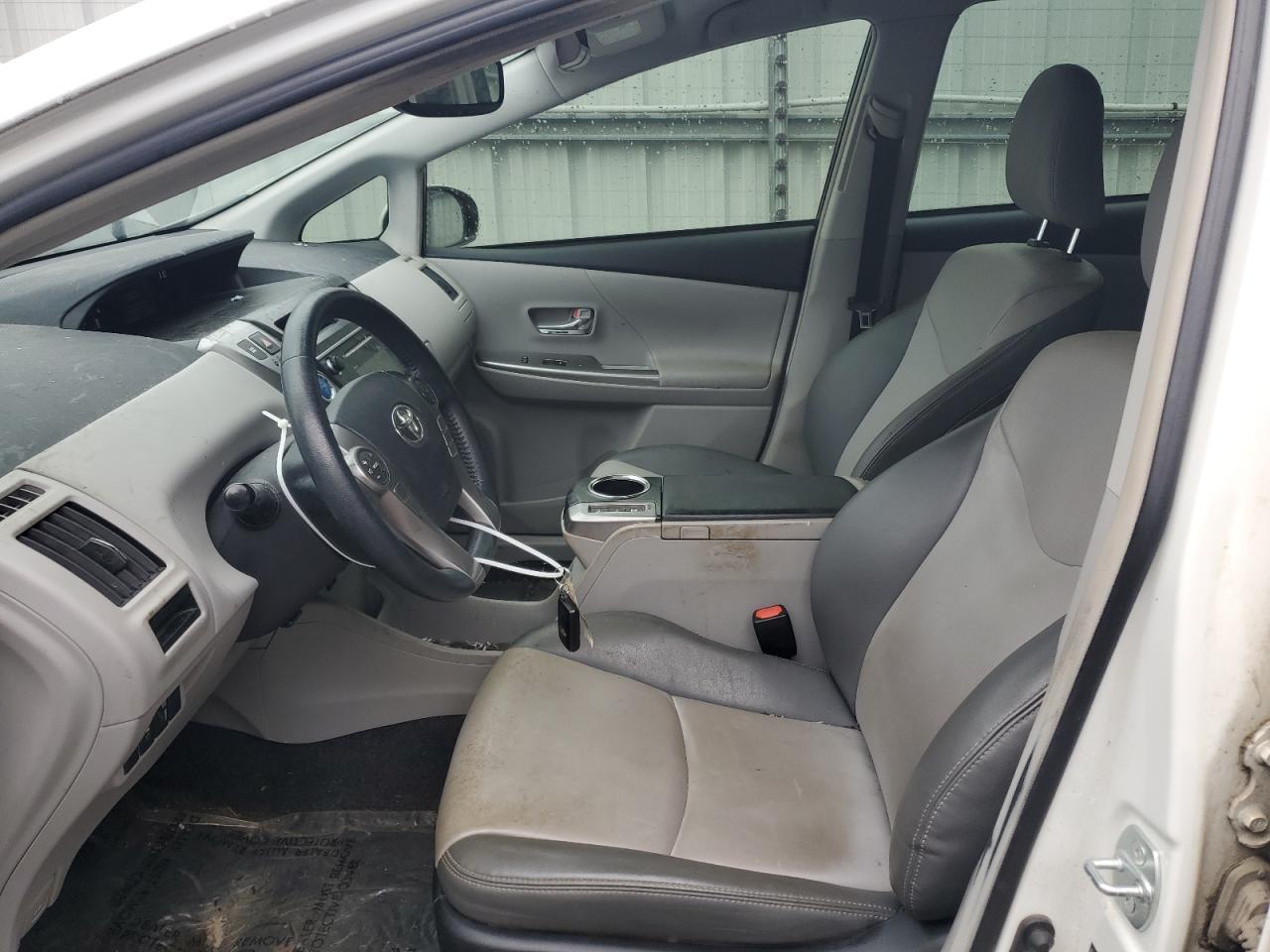 2016 TOYOTA PRIUS V - Image 7