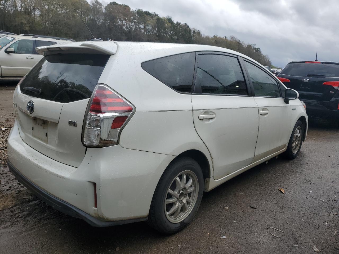 2016 TOYOTA PRIUS V - Image 3