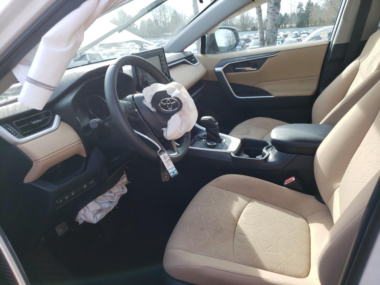 2020 TOYOTA RAV4 XLE - Image 7