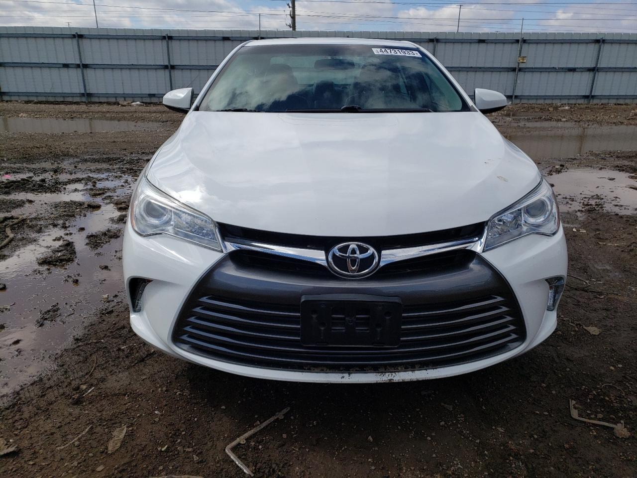 2017 TOYOTA CAMRY LE - Фото 5