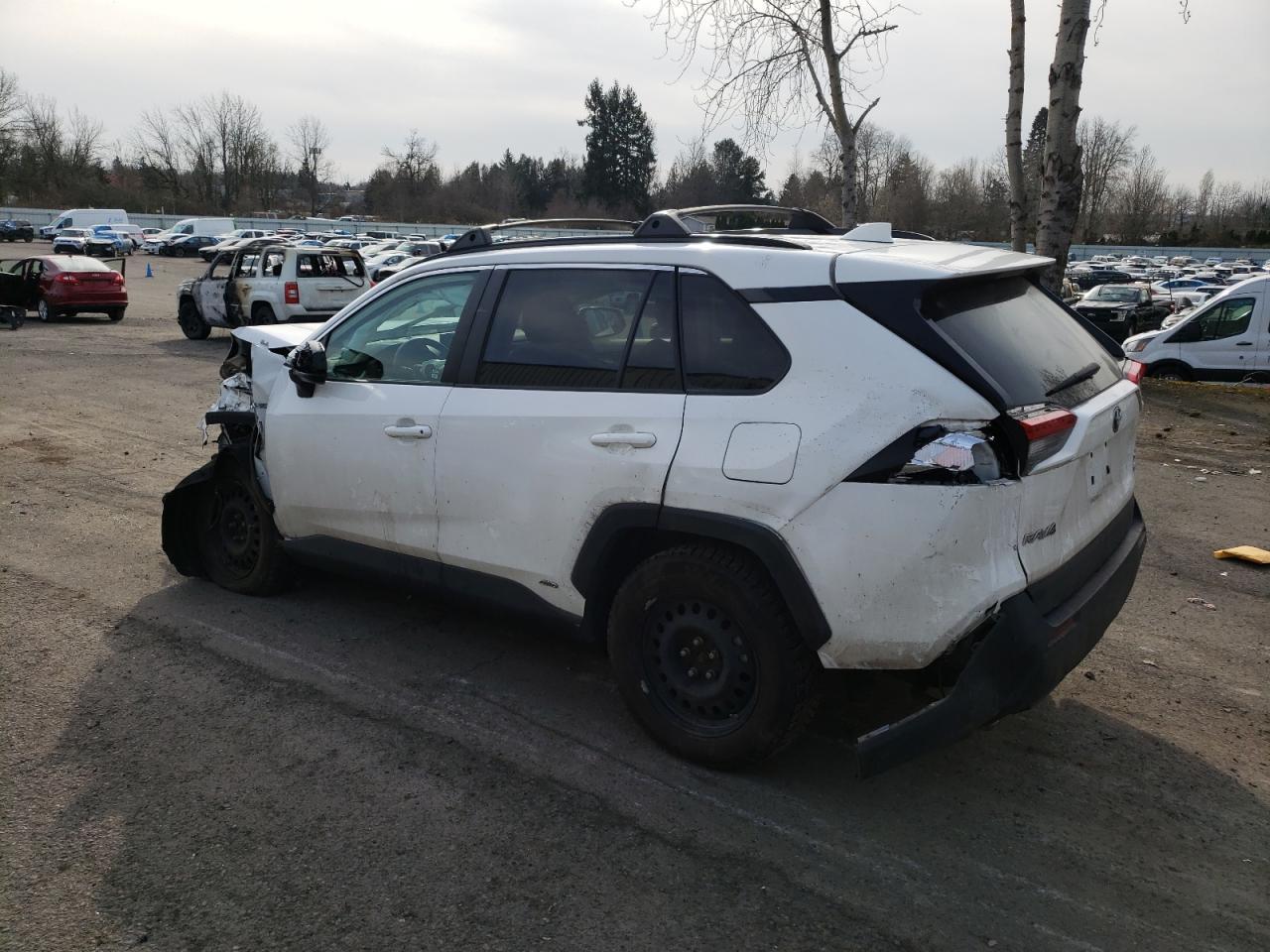 2020 TOYOTA RAV4 XLE - Image 2