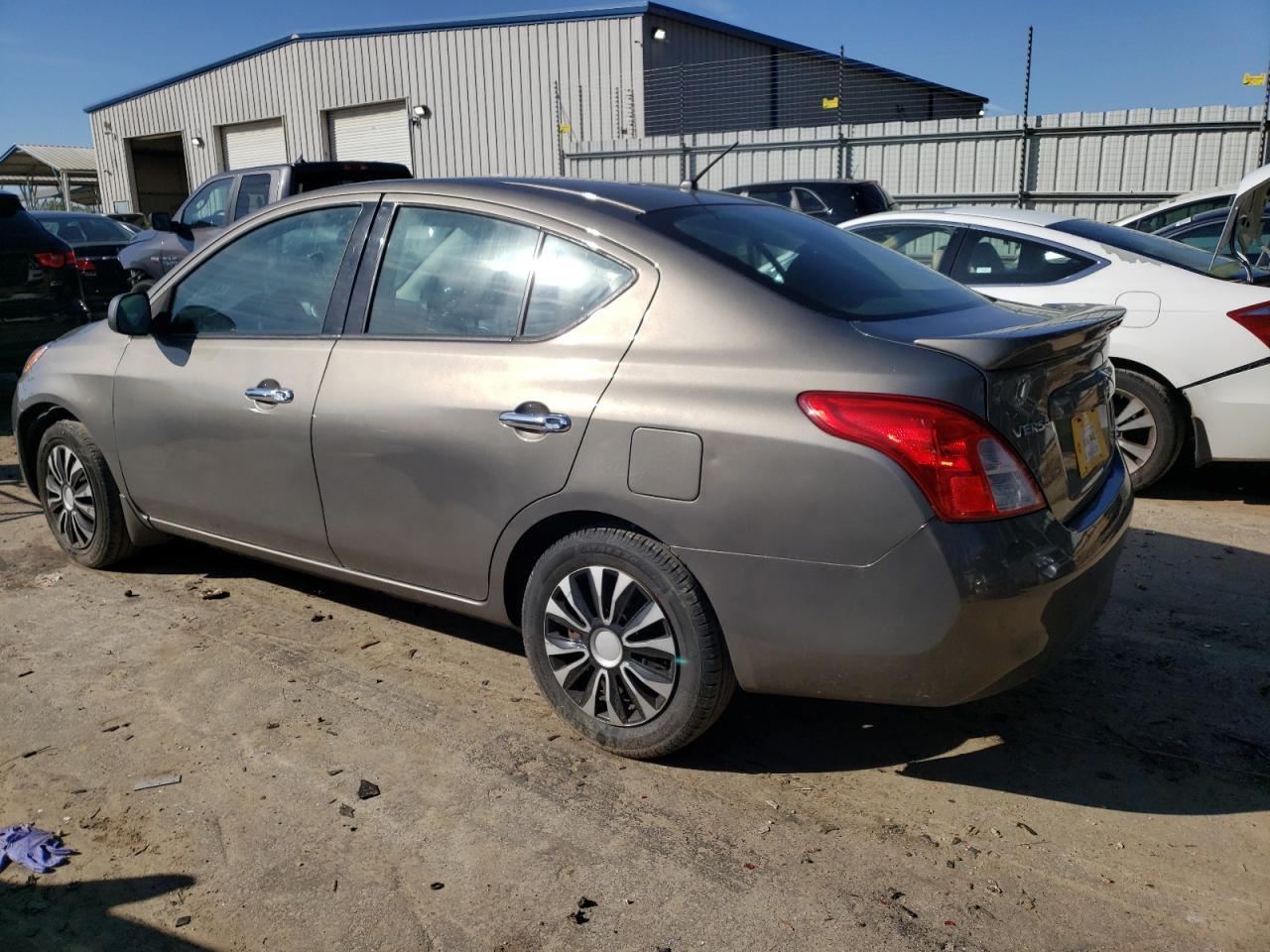 2014 NISSAN VERSA SV - Image 2