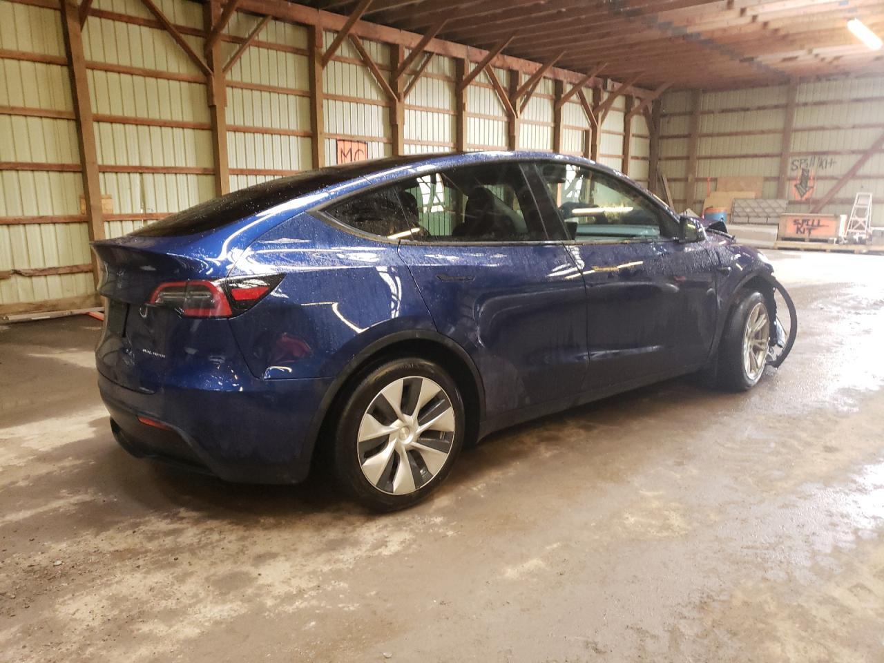2023 Tesla Model Y - Image 3