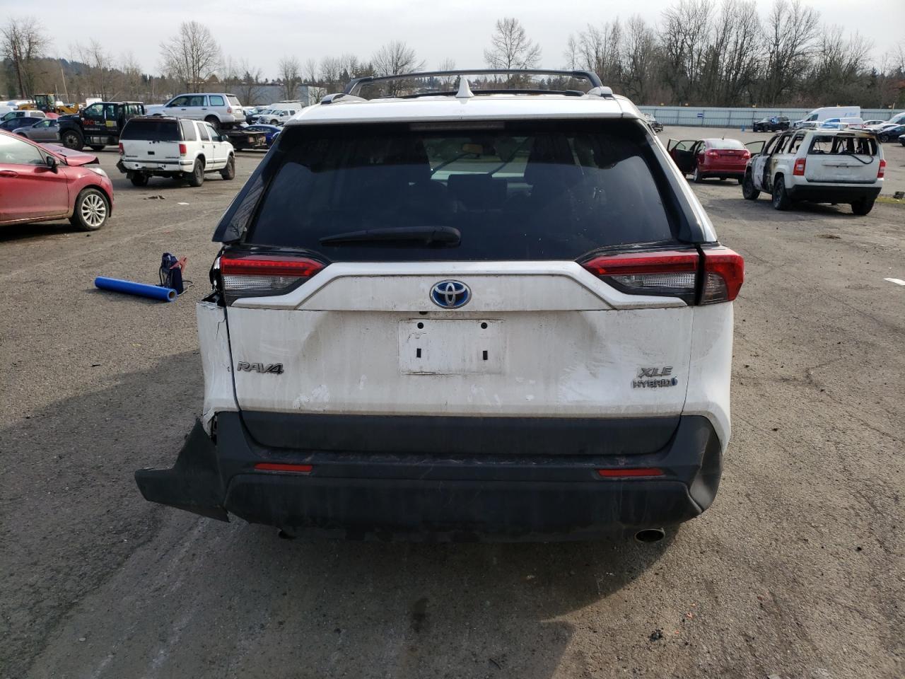 2020 TOYOTA RAV4 XLE - Image 6