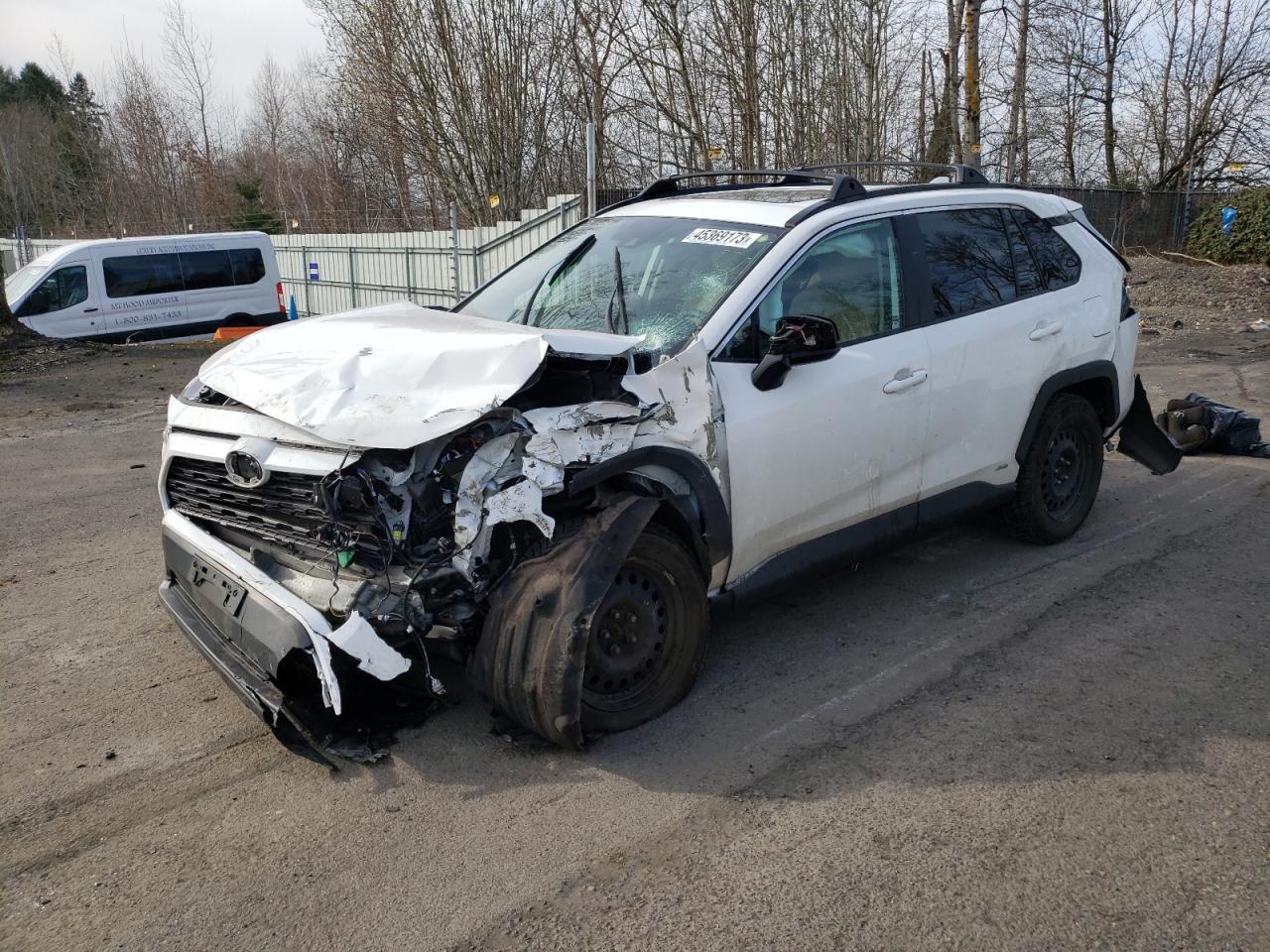 2020 TOYOTA RAV4 XLE