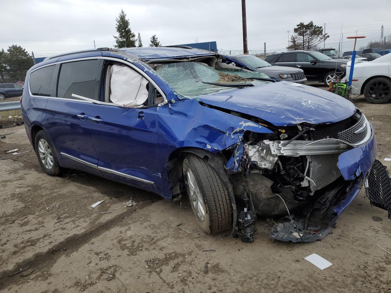 2019 Chrysler Pacifica Touring L - Image 4