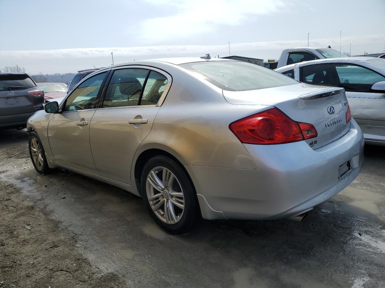 2011 Infiniti G25 - Фото 2