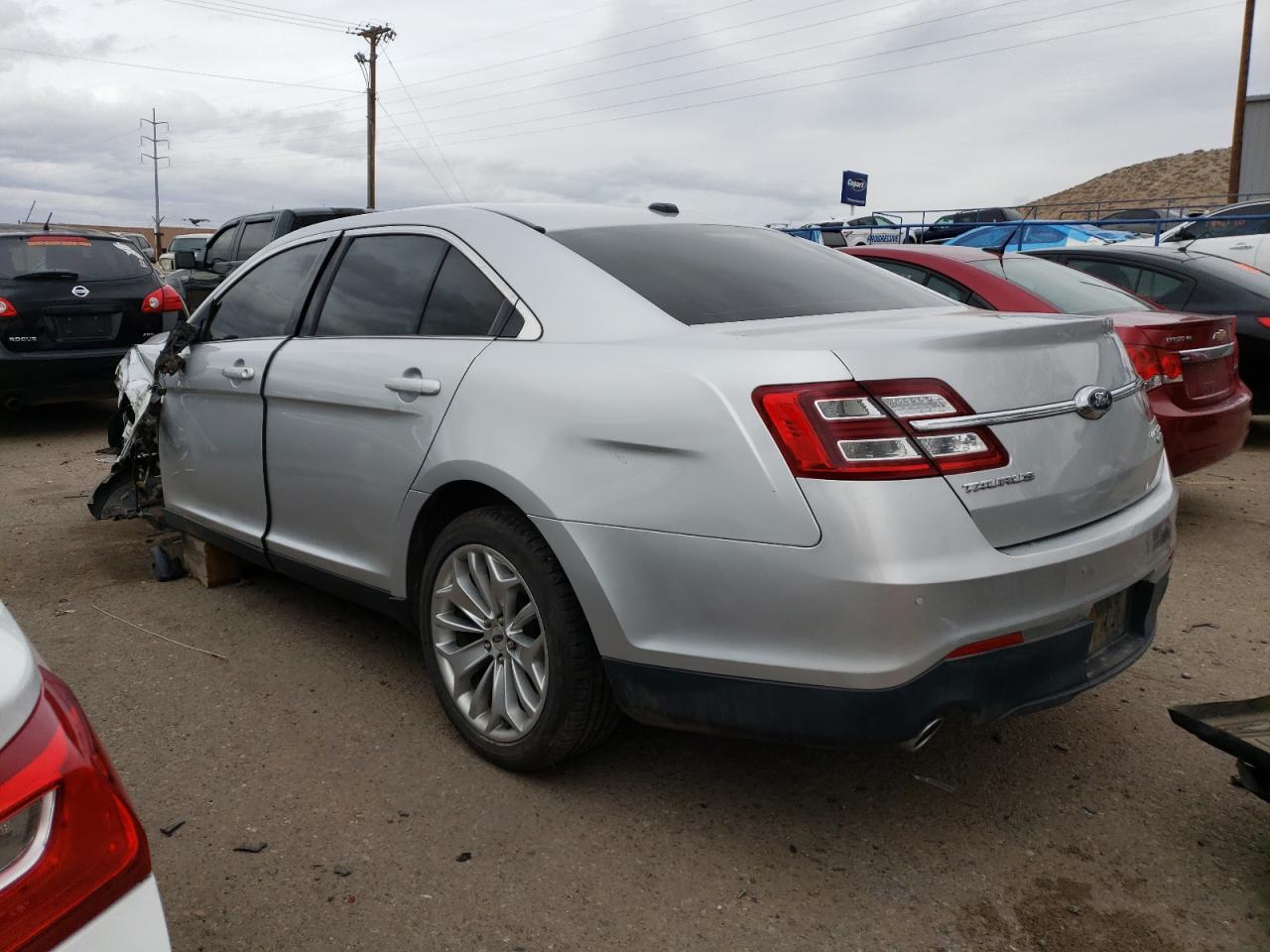 2015 Ford Taurus Limited - Фото 2