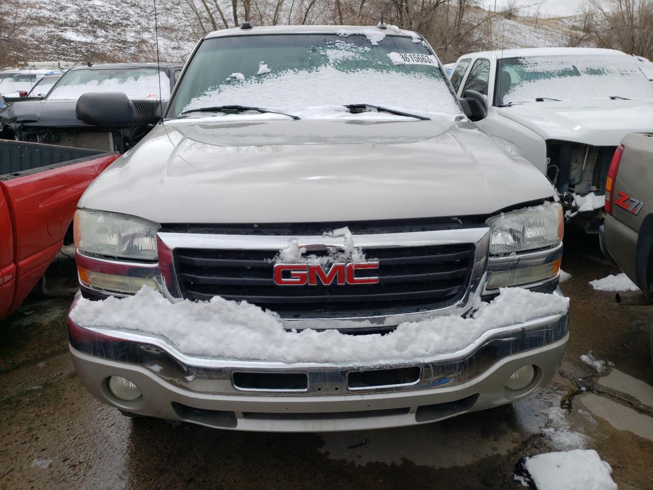 2005 GMC Sierra K2500 Heavy Duty - Image 5
