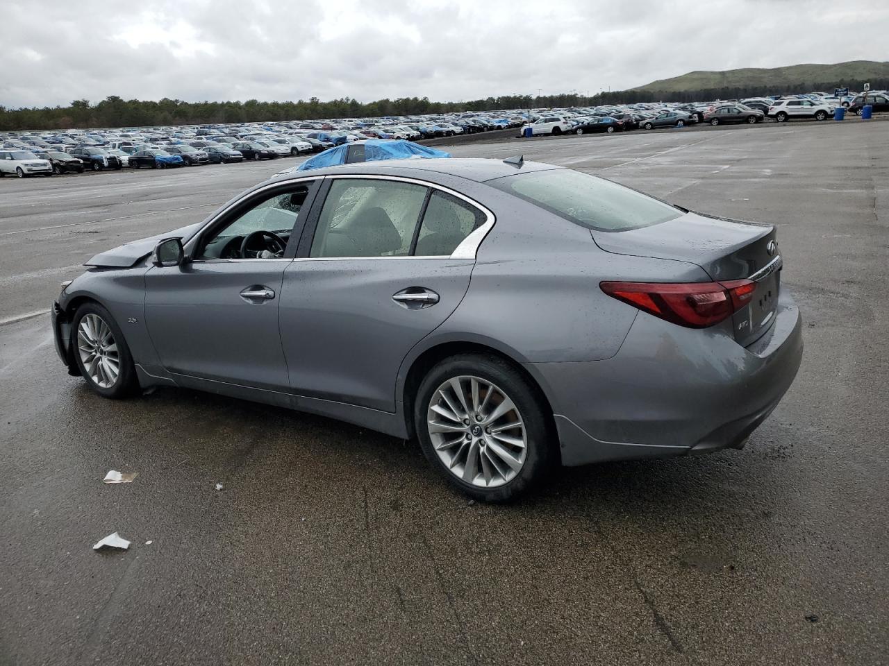 2018 INFINITI Q50 LUXE - Image 2
