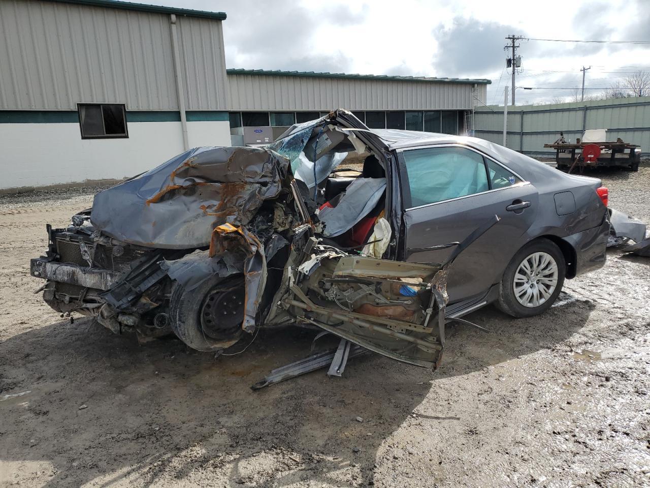 2014 TOYOTA CAMRY L