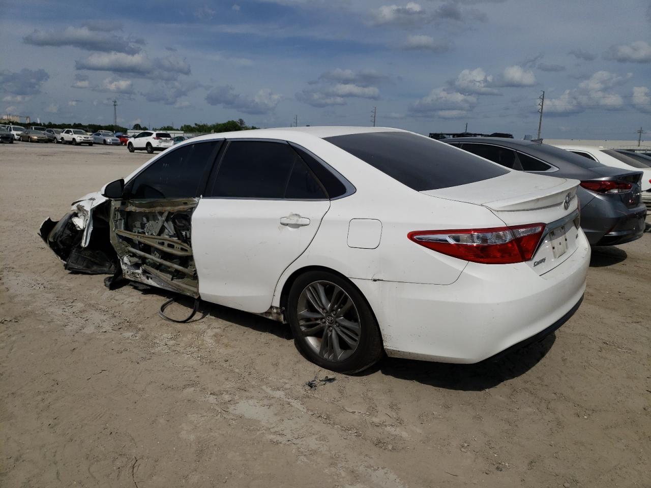 2016 TOYOTA CAMRY LE - Image 2