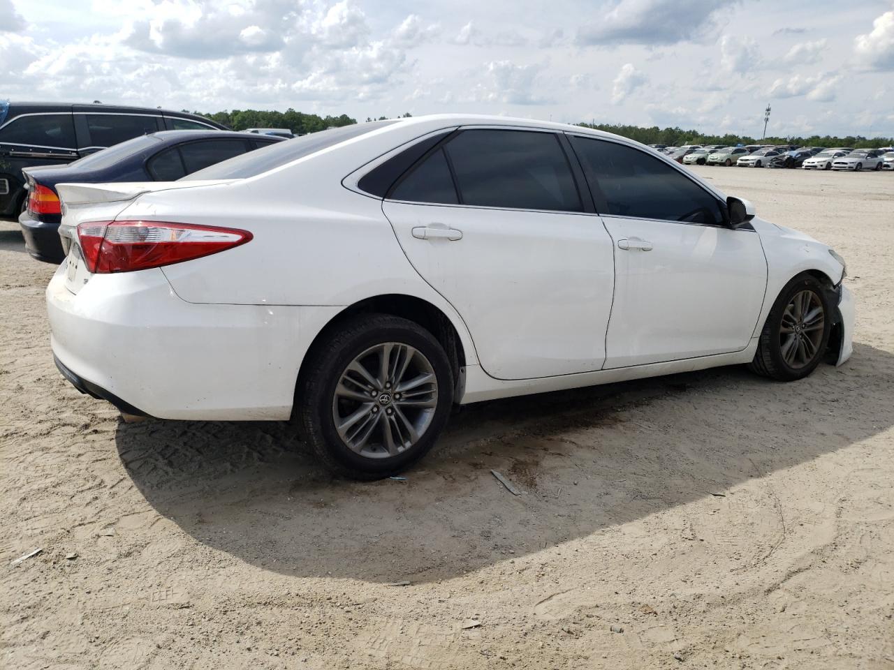 2016 TOYOTA CAMRY LE - Image 3
