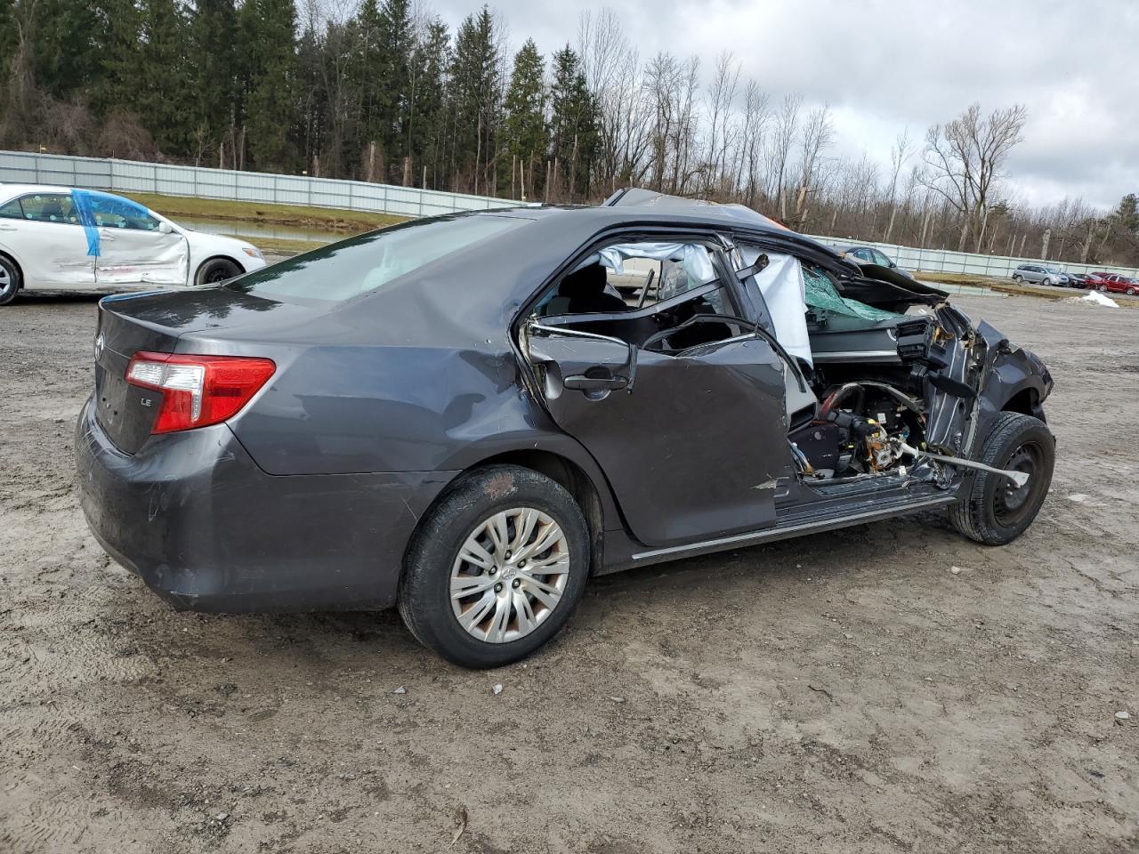 2014 TOYOTA CAMRY L - Image 3