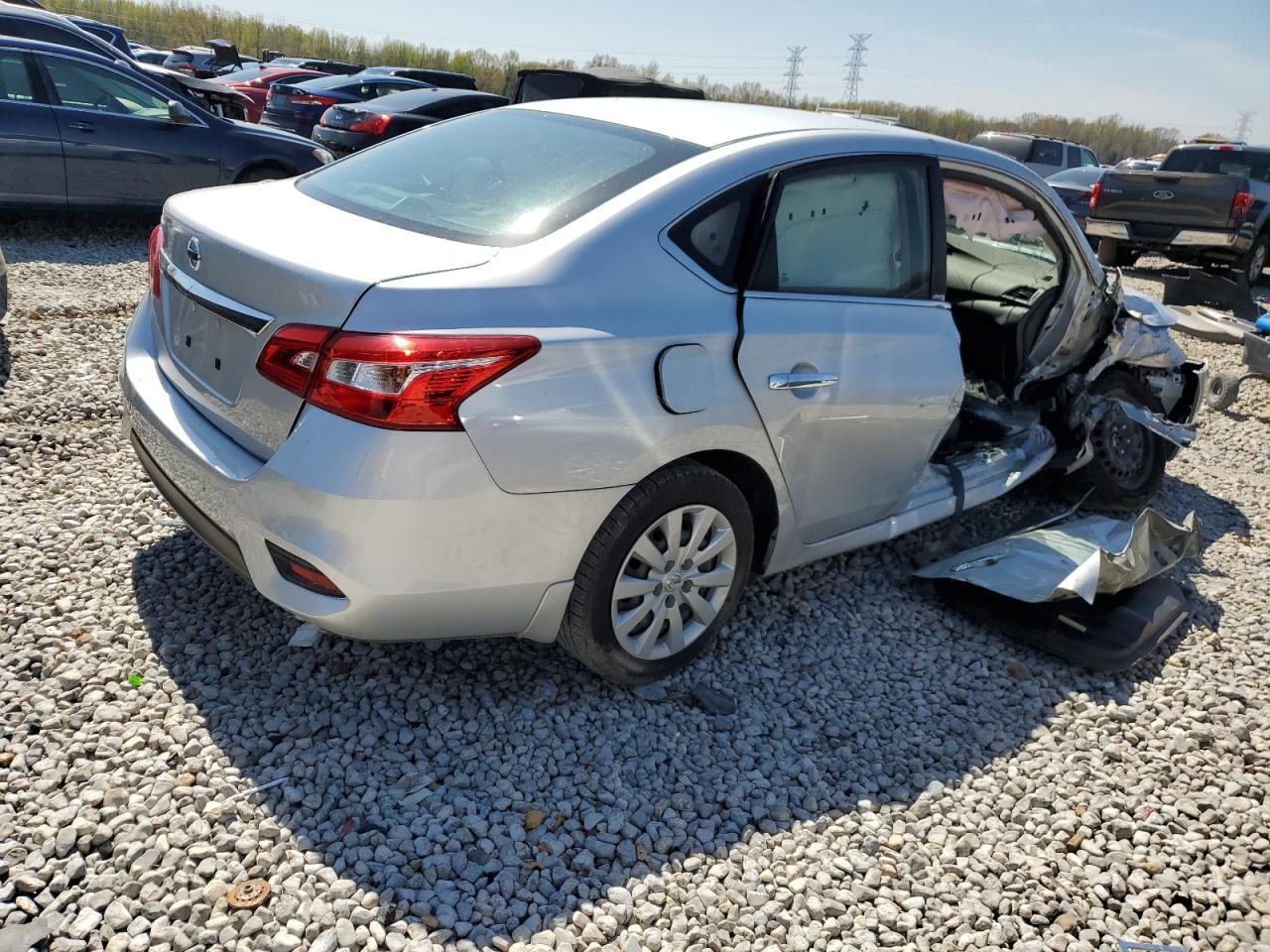 2019 Nissan Sentra S - Фото 3