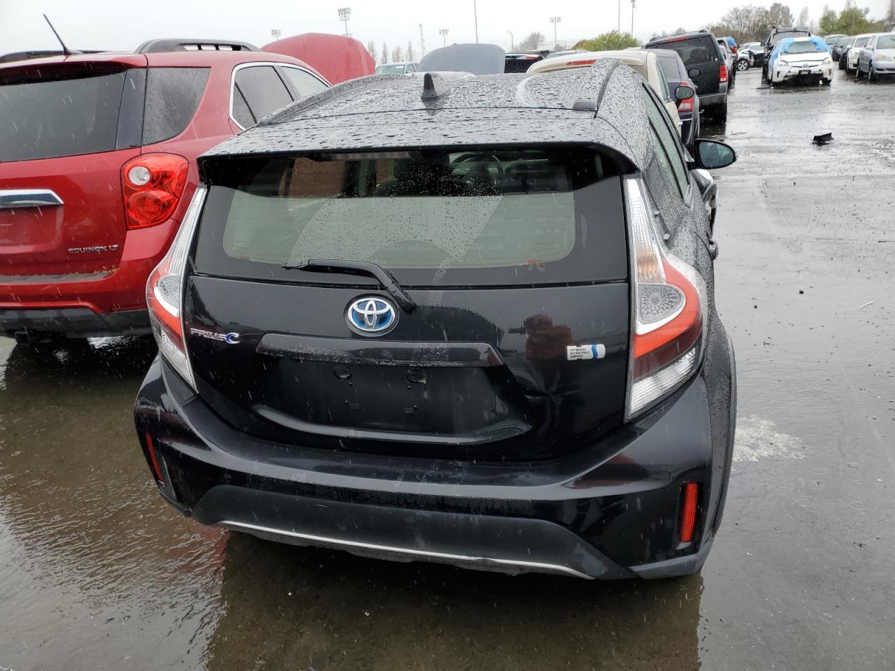 2018 TOYOTA PRIUS C - Фото 6