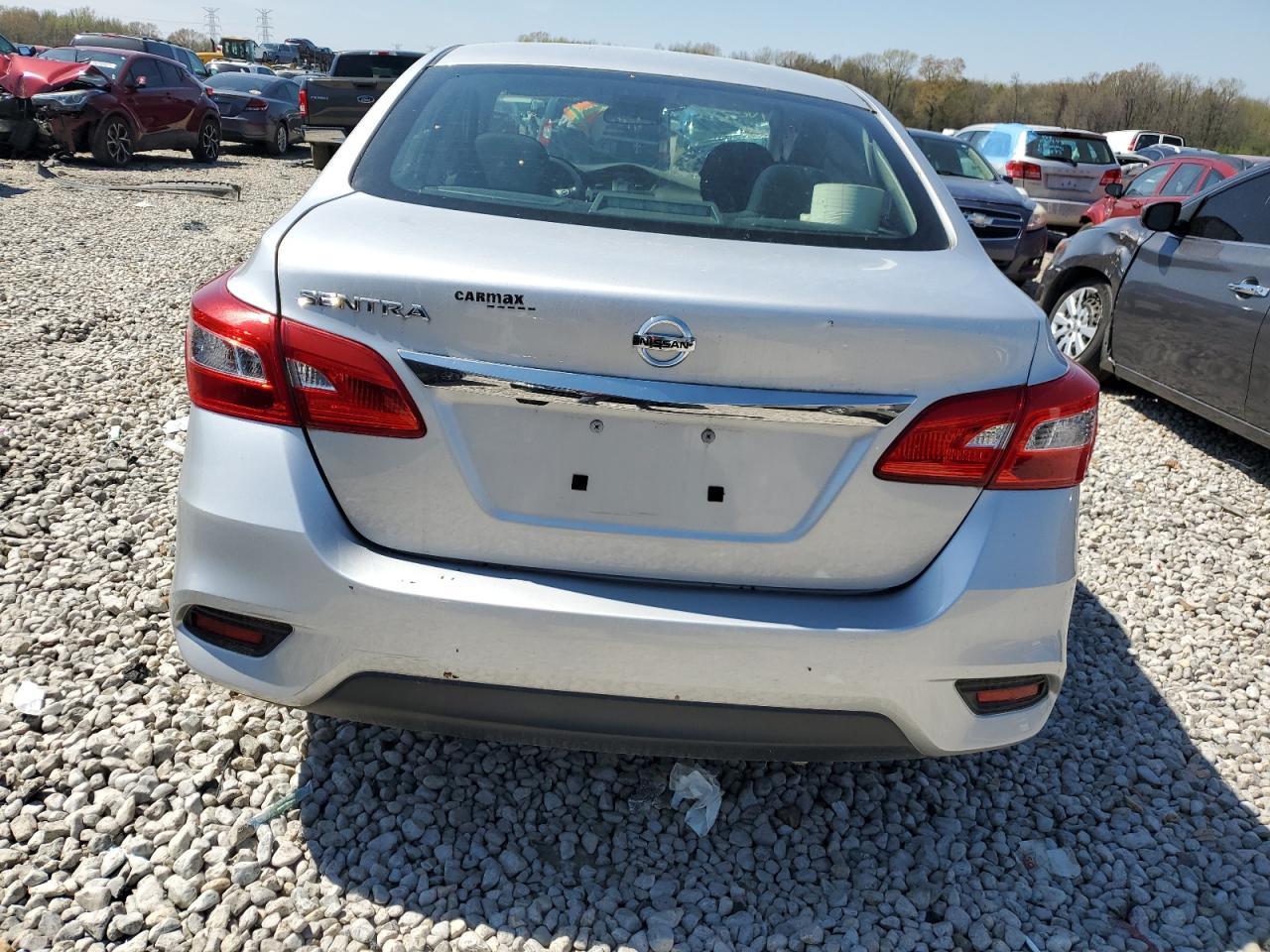 2019 Nissan Sentra S - Фото 6