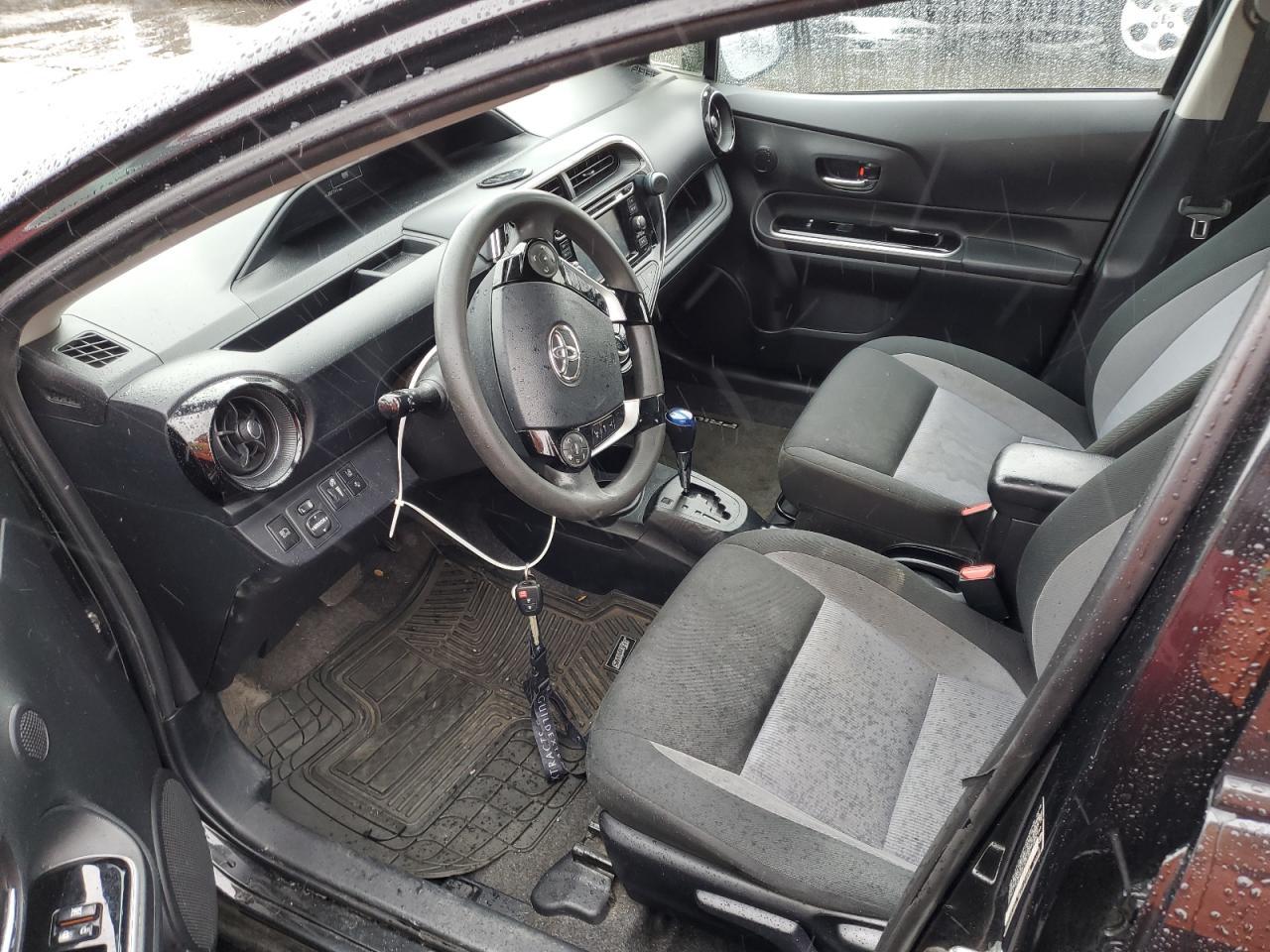 2018 TOYOTA PRIUS C - Фото 7