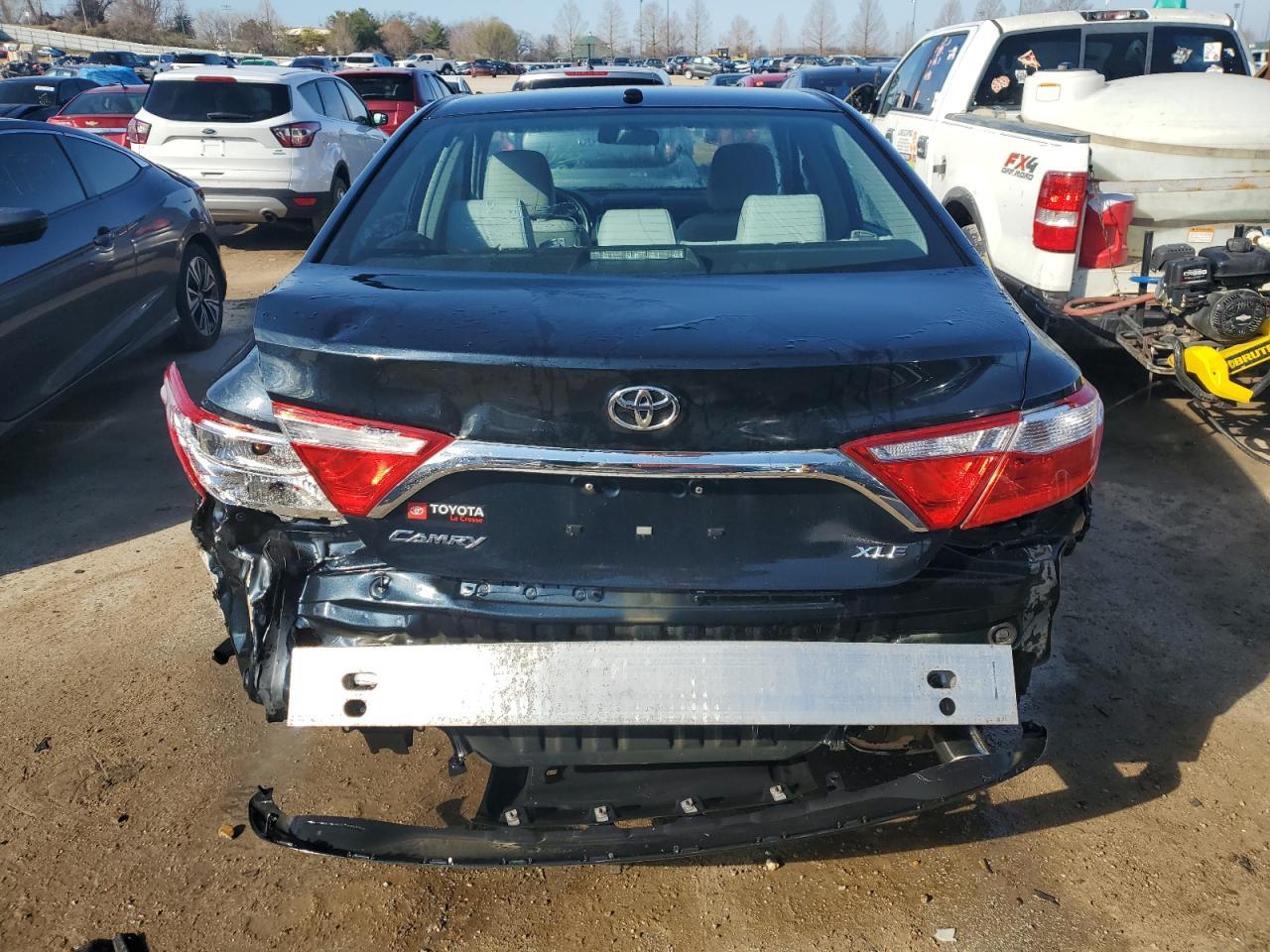 2015 Toyota Camry Le - Фото 6