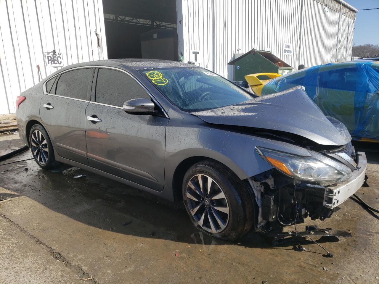 2016 Nissan Altima 2.5 - Image 4