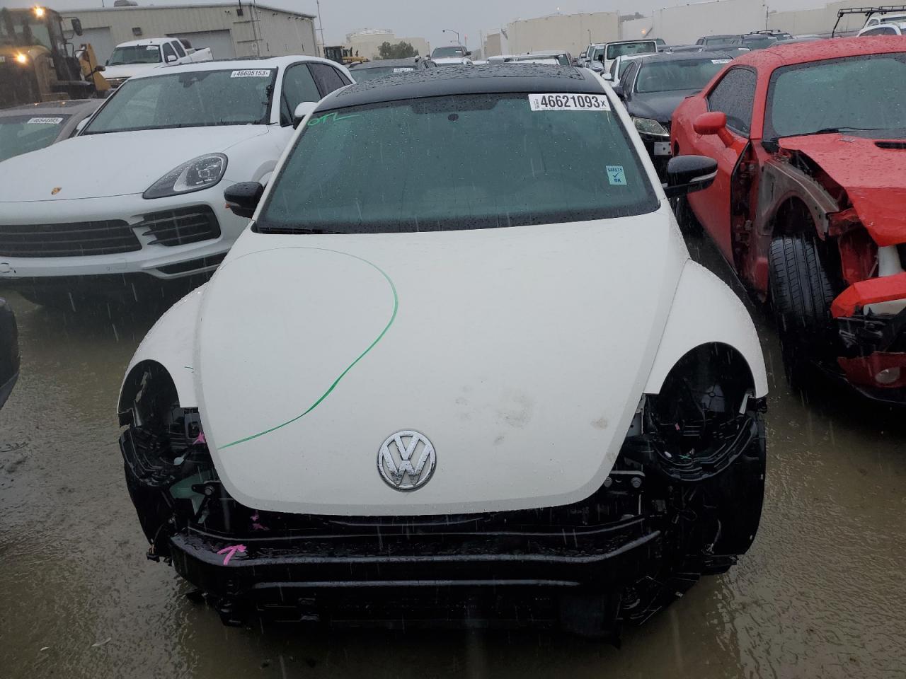 2013 Volkswagen Beetle Turbo - Image 5